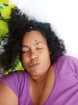 Snapshot of Viviana_h chatting on 11/16/25, 01:33 Viviana h online show from 11/16/25, 01:33