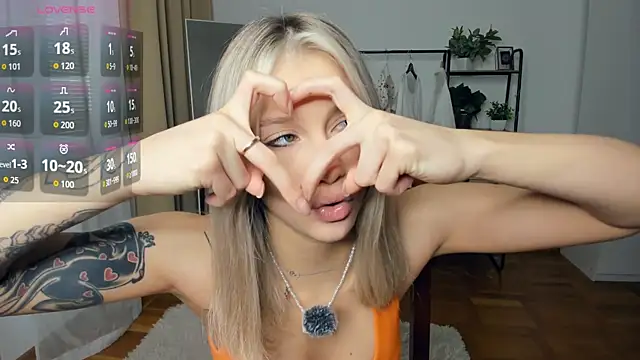 Snapshot of FaaBinaa chatting on 11/05/25, 07:30 FaaBinaa online show from 11/05/25, 07:30