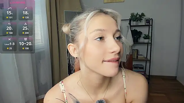 Snapshot of FaaBinaa chatting on 11/28/25, 07:44 FaaBinaa online show from 11/28/25, 07:44