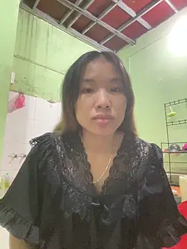 Snapshot of QueenLink chatting on 10/03/25, 02:58 QueenLink online show from 10/03/25, 02:58