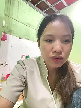 Snapshot of QueenLink chatting on 10/12/25, 04:28 QueenLink online show from 10/12/25, 04:28