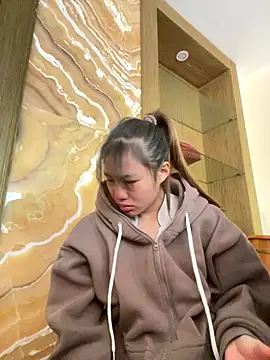 Snapshot of QueenLink chatting on 10/22/25, 03:51 QueenLink online show from 10/22/25, 03:51