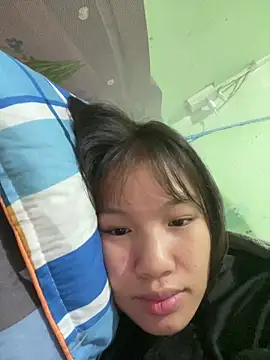 Snapshot of QueenLink chatting on 11/05/25, 05:18 QueenLink online show from 11/05/25, 05:18