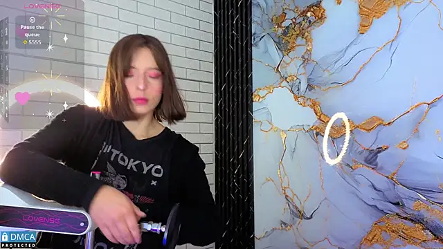 nena cupcake  online show from 12/01/25, 11:15