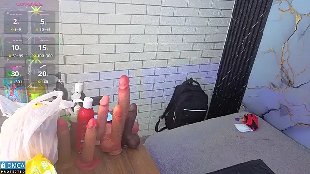 Snapshot of nena_cupcake_ chatting on 12/20/25, 11:06 nena cupcake online show from 12/20/25, 11:06