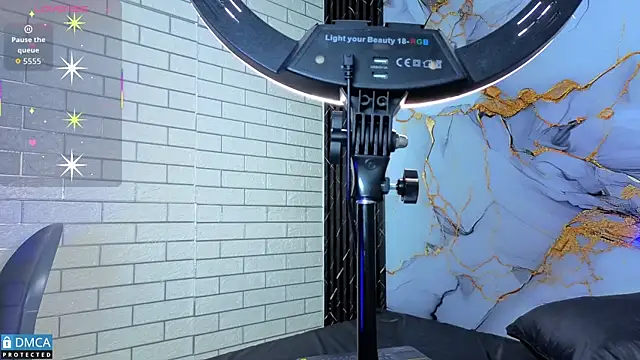 Snapshot of nena_cupcake_ chatting on 01/07/26, 11:01 nena cupcake online show from 01/07/26, 11:01