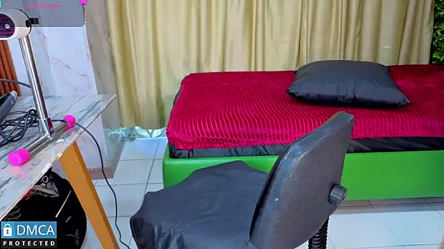 nena cupcake  online show from 02/27/26, 12:05