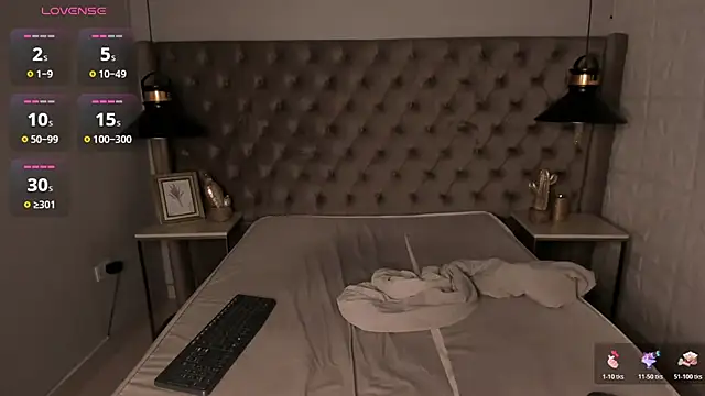 Snapshot of OliIverr22 chatting on 11/22/25, 11:42 OliIverr22 online show from 11/22/25, 11:42