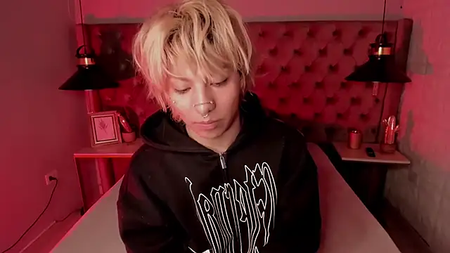 Snapshot of OliIverr22 chatting on 12/03/25, 11:41 OliIverr22 online show from 12/03/25, 11:41