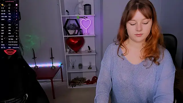 Snapshot of lola_sun12 chatting on 11/17/25, 10:15 lola sun12 online show from 11/17/25, 10:15