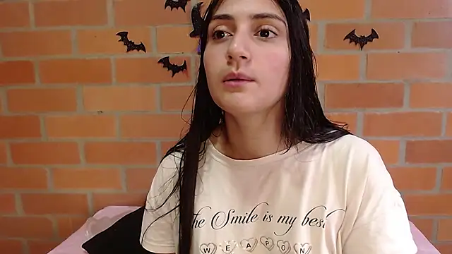 Montserrat Jay online show from 10/29/25, 01:57