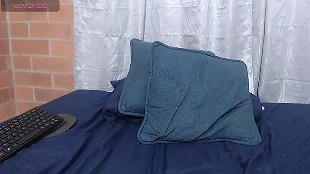 Snapshot of Montserrat_Jay chatting on 07/15/26, 12:43 Montserrat Jay online show from 07/15/26, 12:43