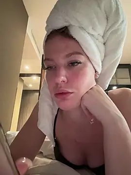 Chloemillerrxx online show from 11/27/25, 12:40