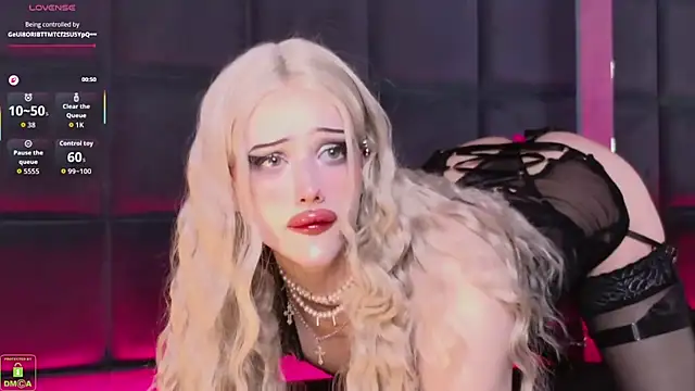 RoxyKyper online show from 12/19/25, 03:41