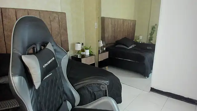 Snapshot of JulietaRioss chatting on 11/11/25, 01:22 JulietaRioss online show from 11/11/25, 01:22