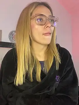 LanaMills  online show from 10/26/25, 05:30