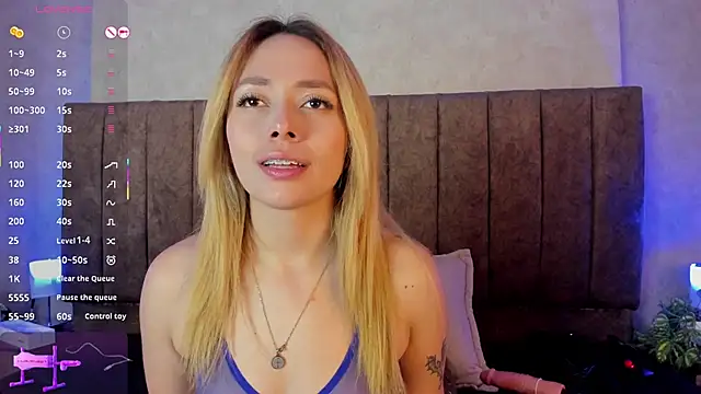 LanaMills  online show from 12/18/25, 04:51