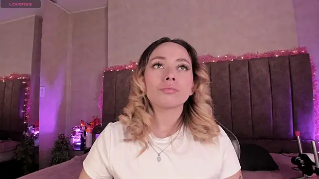 LanaMills  online show from 07/14/26, 04:28