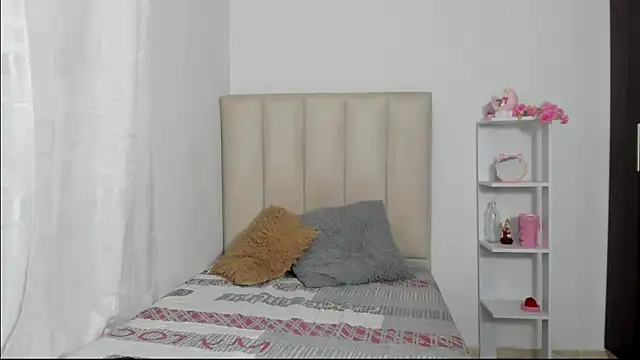 ImEmily444 online show from 11/28/25, 12:02