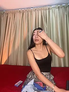 stepha   online show from 09/10/25, 11:21