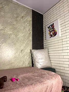 stepha   online show from 11/07/25, 11:43