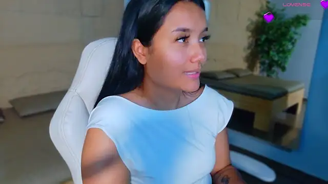 HannahMontgomery online show from 08/01/26, 04:17