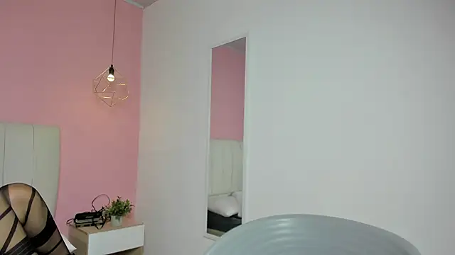 elisabethflores online show from 11/10/25, 09:03