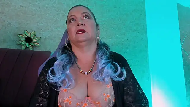 PalomaLombardi online show from 10/17/25, 08:11