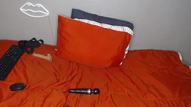 Lunalee online show from 09/21/25, 06:09