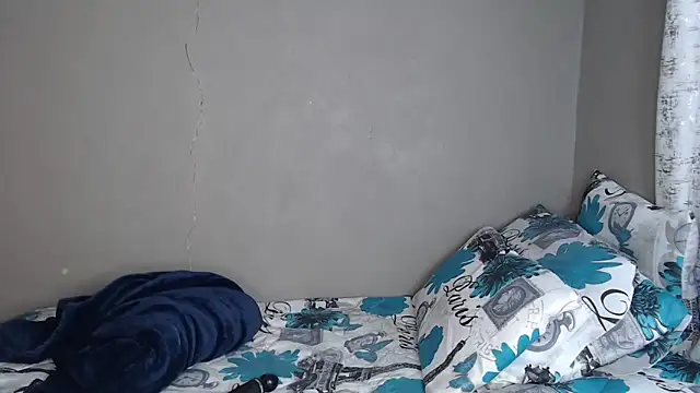 Lunalee online show from 12/19/25, 09:05