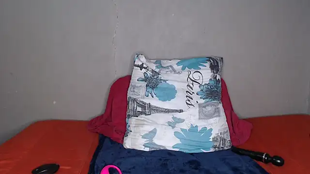 Snapshot of Lunalee chatting on 03/16/26, 06:34 Lunalee online show from 03/16/26, 06:34