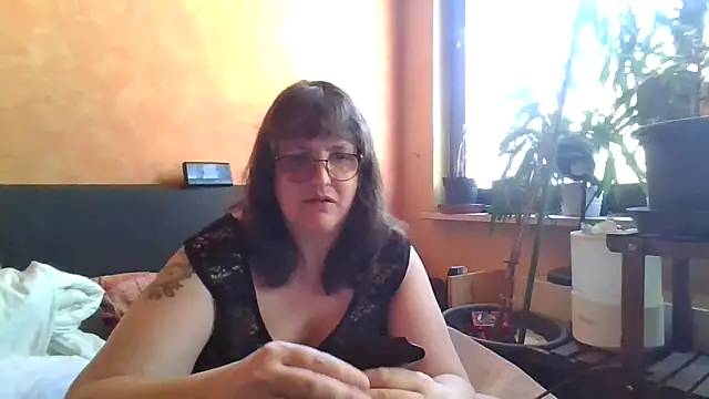 ladyfrombonn online show from 04/08/26, 01:33