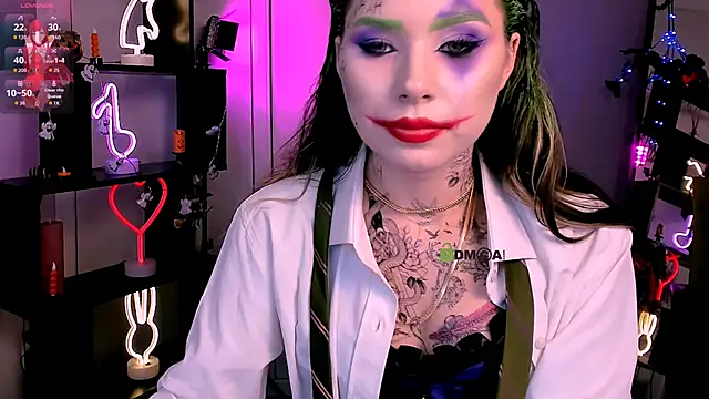 lily morty online show from 10/31/25, 09:16