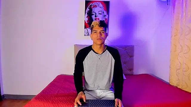 wyatt 3 online show from 09/30/25, 11:59