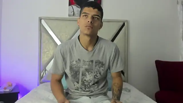 wyatt 3 online show from 11/26/25, 11:33