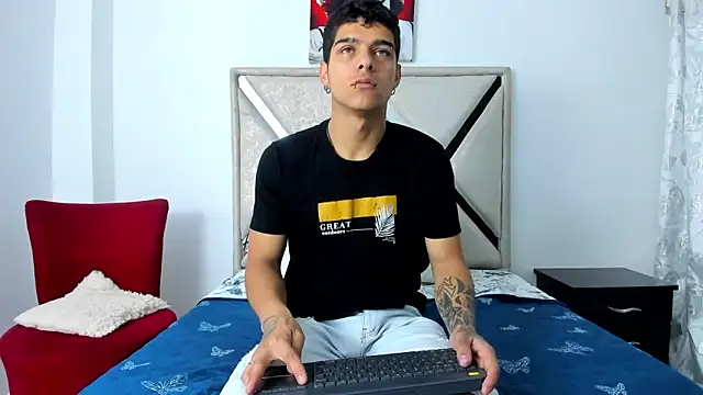 wyatt 3 online show from 12/22/25, 01:19