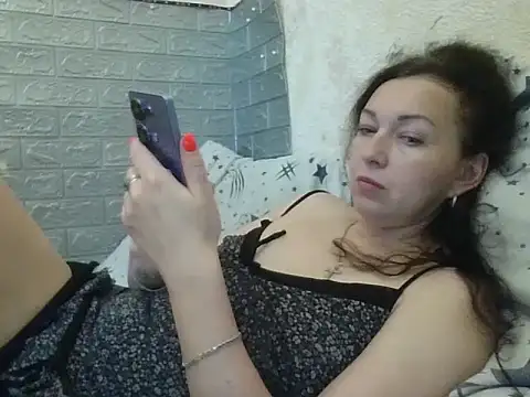 DanaNeon online show from 06/30/26, 08:04