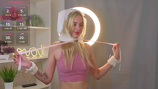 Snapshot of JaymieVigen chatting on 10/14/25, 03:07 JaymieVigen online show from 10/14/25, 03:07