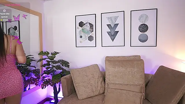 MilaCrave online show from 09/24/25, 11:35