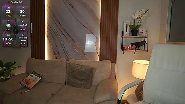 MilaCrave online show from 10/15/25, 12:16