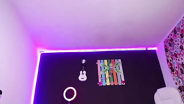 Snapshot of ingrid_zese_ chatting on 09/11/25, 09:37 ingrid zese online show from 09/11/25, 09:37