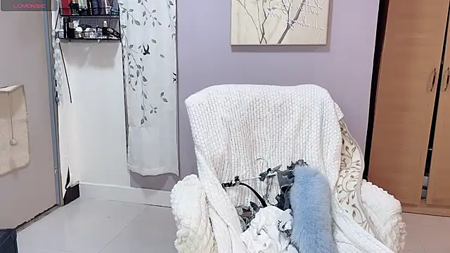 Y2Luvk online show from 12/17/25, 09:43