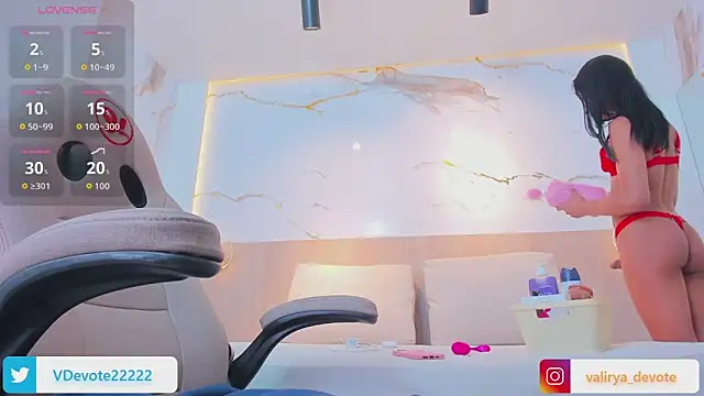 valirya devote online show from 09/24/25, 03:32