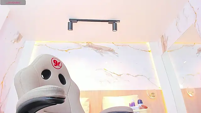 valirya devote online show from 10/01/25, 03:12