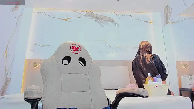 valirya devote online show from 11/11/25, 03:17