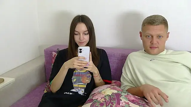 Snapshot of NotSoSweetDasha chatting on 10/17/25, 09:17 NotSoSweetDasha online show from 10/17/25, 09:17