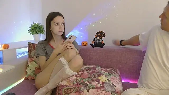 Snapshot of NotSoSweetDasha chatting on 10/19/25, 07:47 NotSoSweetDasha online show from 10/19/25, 07:47