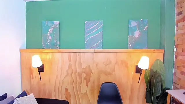 halleylorens online show from 04/01/26, 12:06