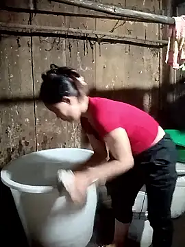 Snapshot of Ruaiuoi chatting on 02/14/26, 12:46 Ruaiuoi online show from 02/14/26, 12:46