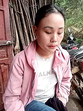 Snapshot of Ruaiuoi chatting on 02/18/26, 01:01 Ruaiuoi online show from 02/18/26, 01:01